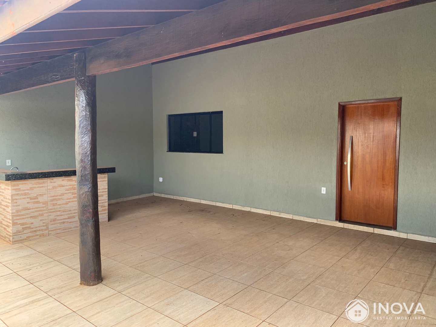 Casa à venda com 2 quartos, 121m² - Foto 1