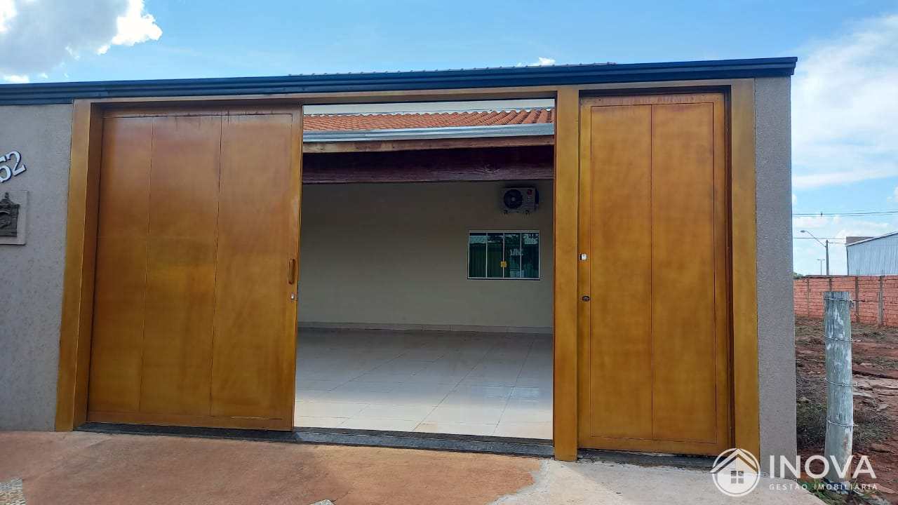 Casa à venda com 1 quarto, 200m² - Foto 2