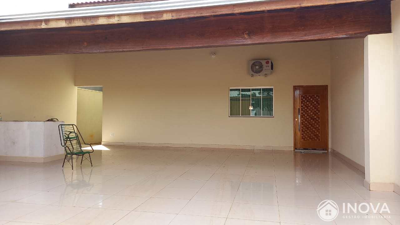 Casa à venda com 1 quarto, 200m² - Foto 3