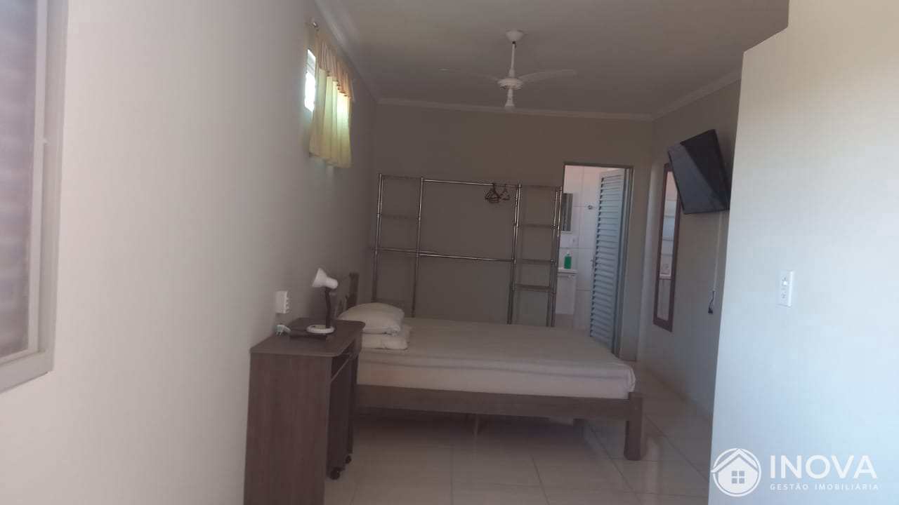 Casa à venda com 2 quartos, 240m² - Foto 8