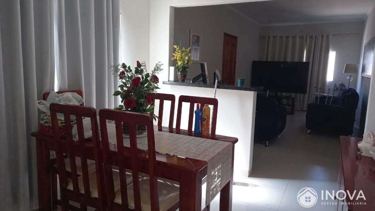 Casa à venda com 2 quartos, 240m² - Foto 17