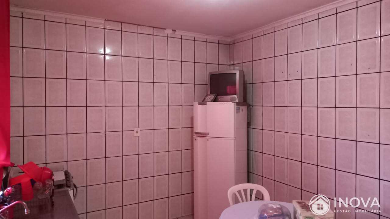 Casa à venda com 2 quartos, 106m² - Foto 18