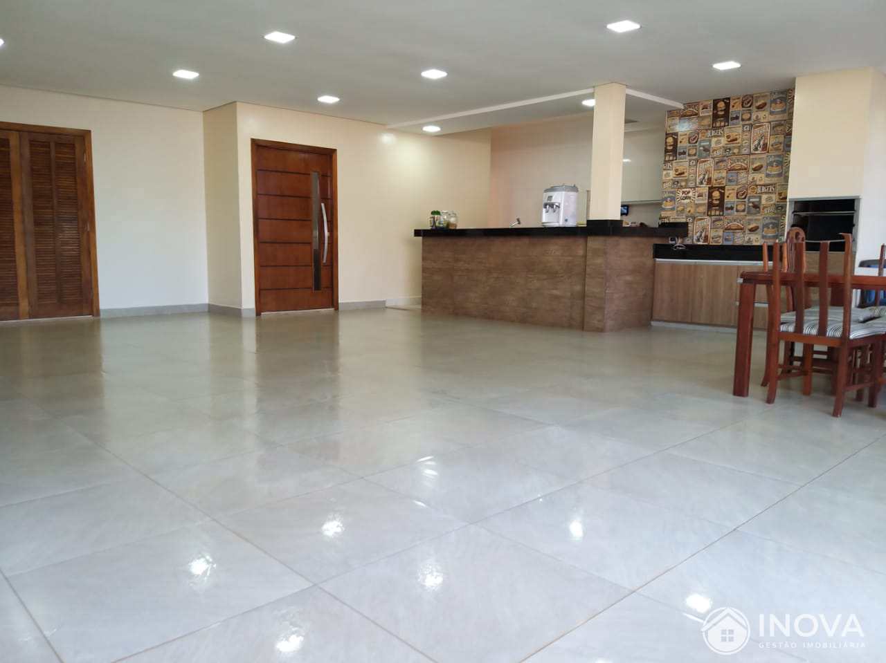 Casa à venda com 2 quartos, 183m² - Foto 8