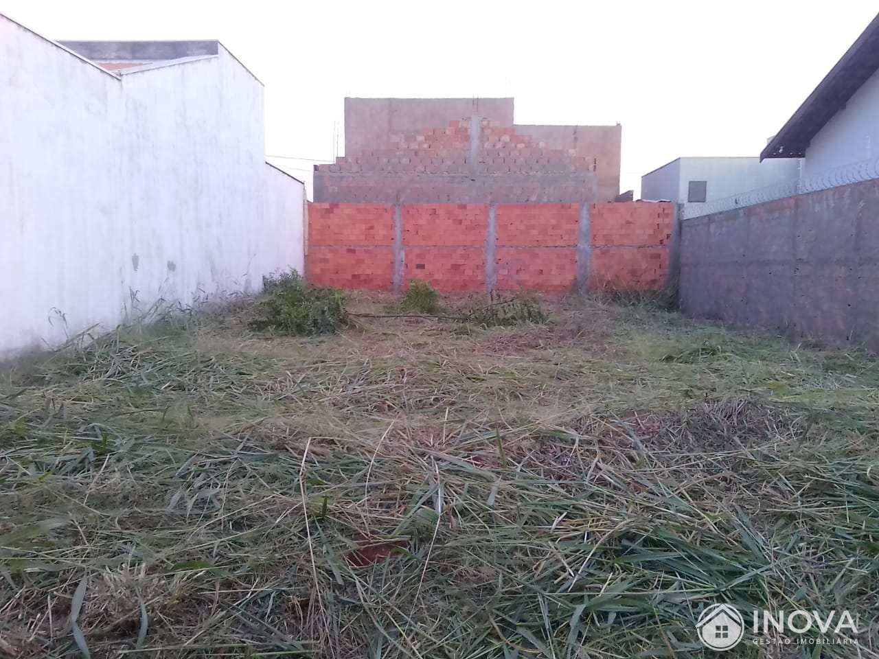 Terreno à venda, 200m² - Foto 1