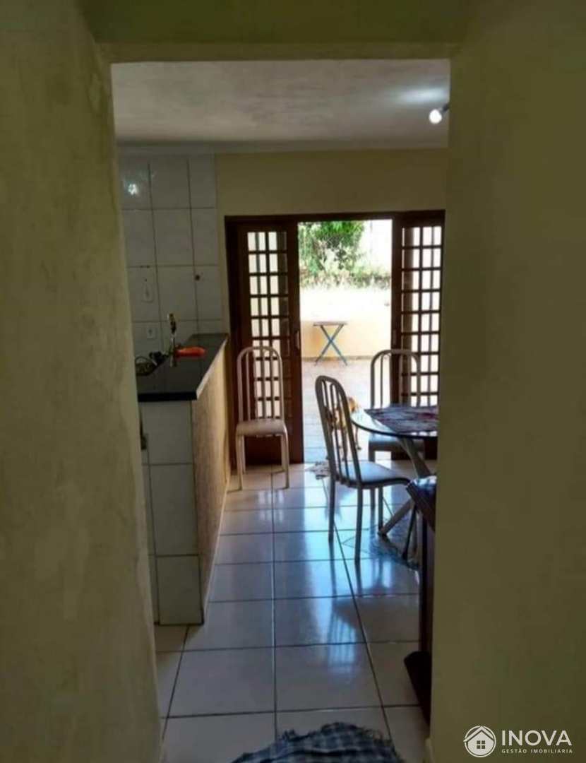 Casa à venda com 2 quartos, 484m² - Foto 2