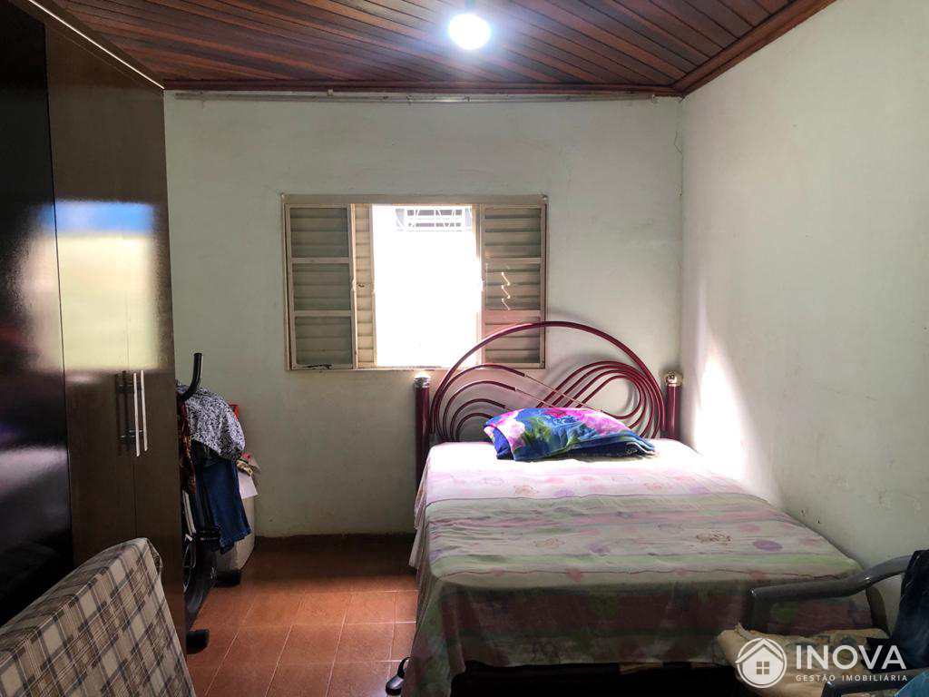 Casa à venda com 3 quartos, 111m² - Foto 4