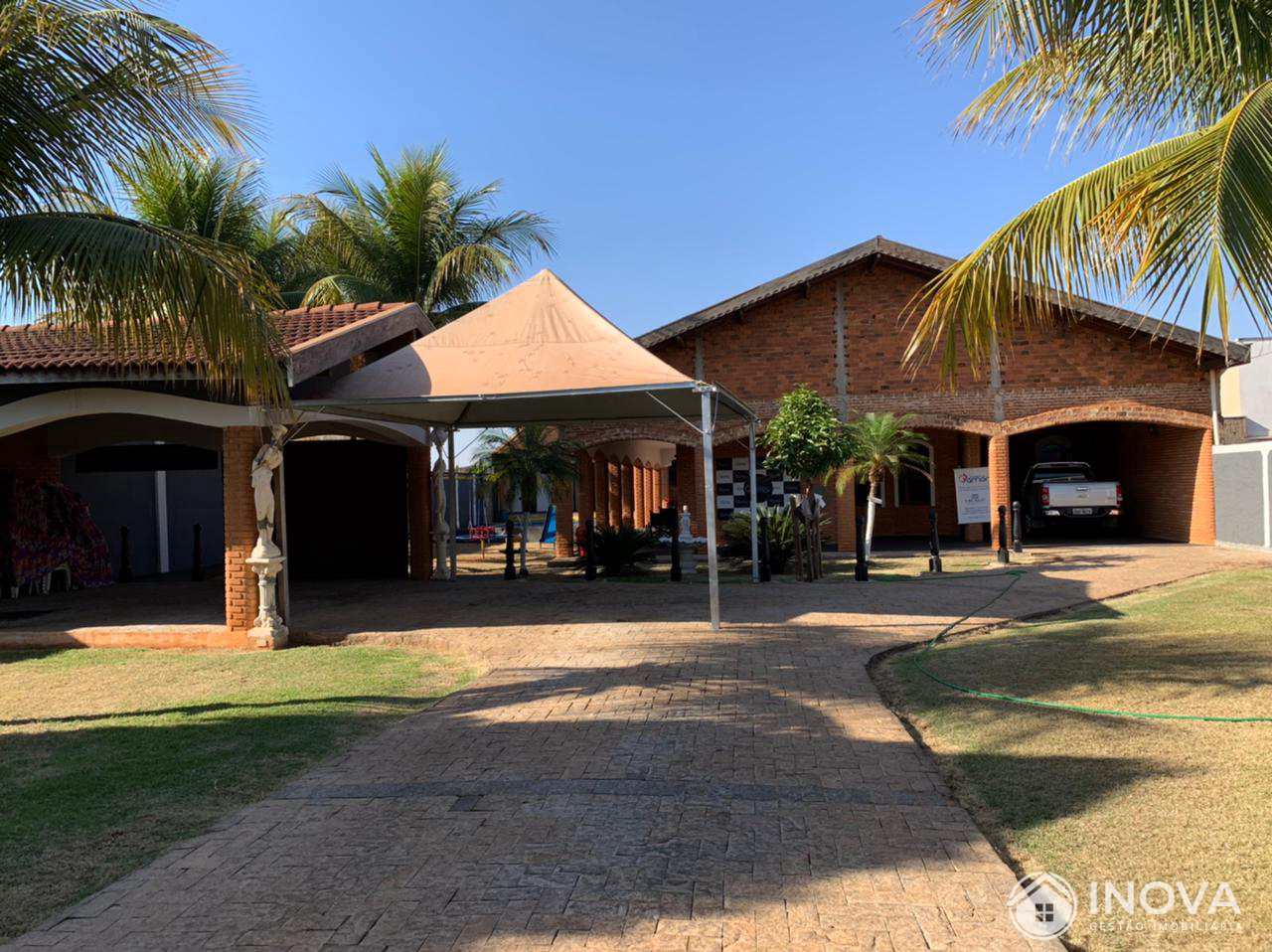 Casa à venda com 4 quartos, 600m² - Foto 4