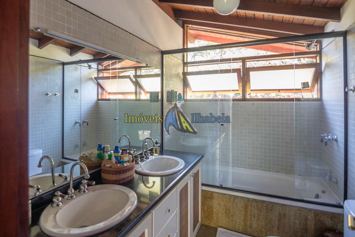 Casa de Condomínio à venda com 4 quartos, 3000m² - Foto 18