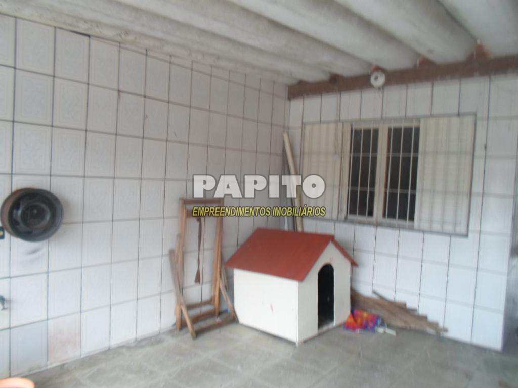 Casa à venda com 3 quartos, 100m² - Foto 2