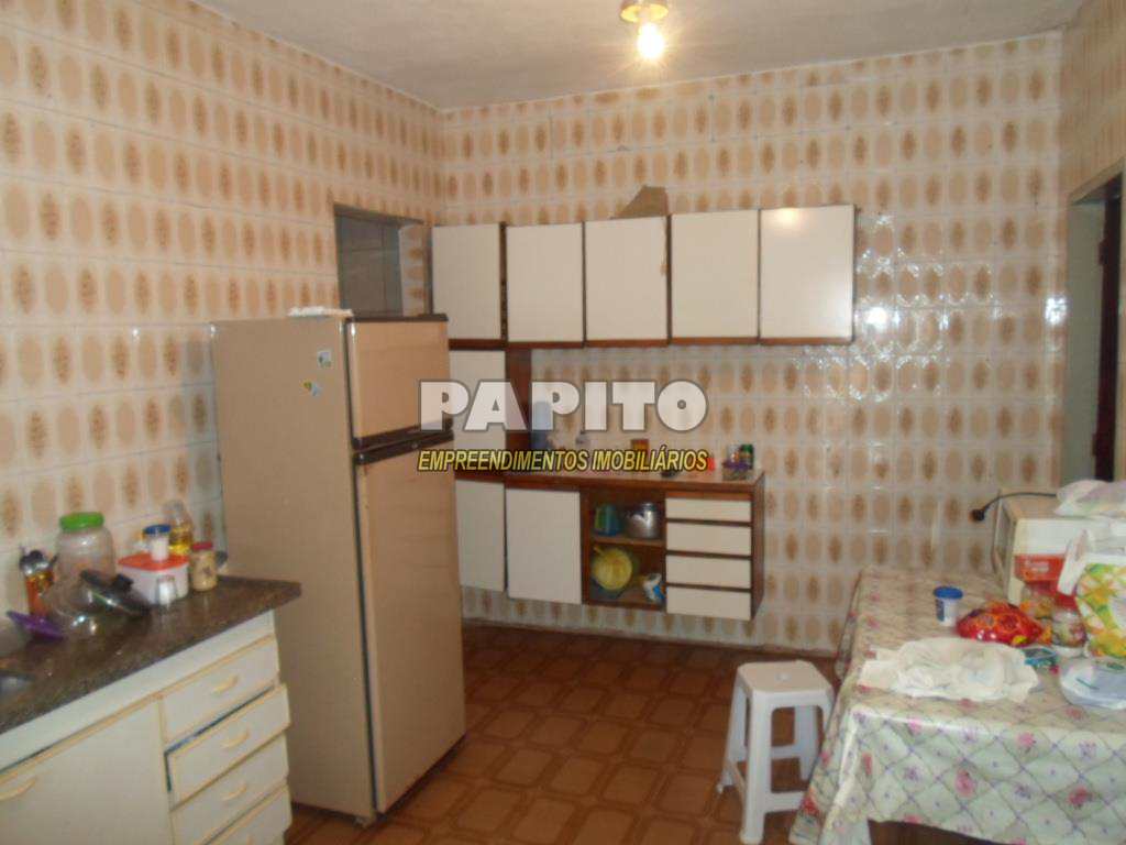 Casa à venda com 2 quartos, 190m² - Foto 12