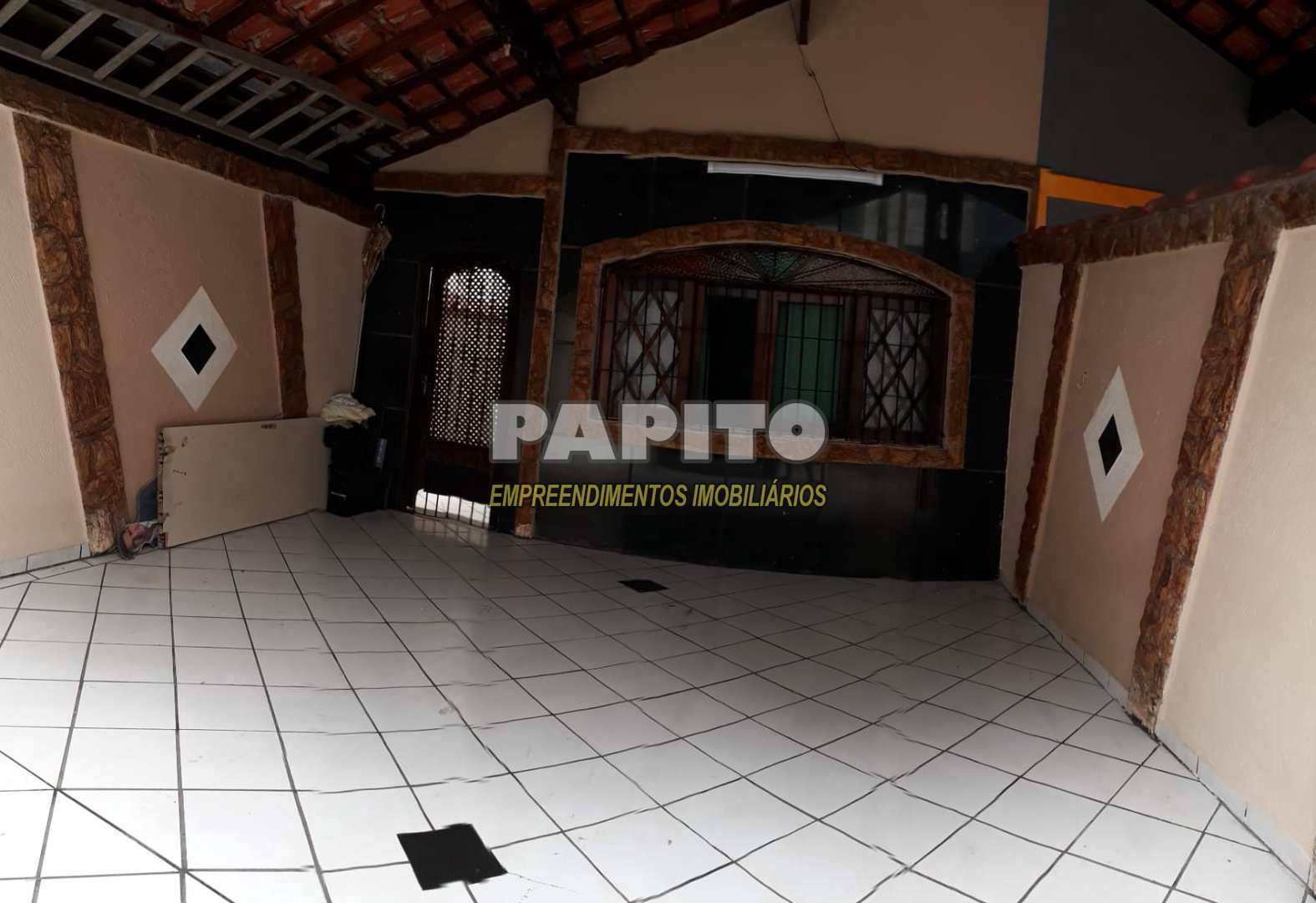 Casa à venda com 2 quartos, 200m² - Foto 2