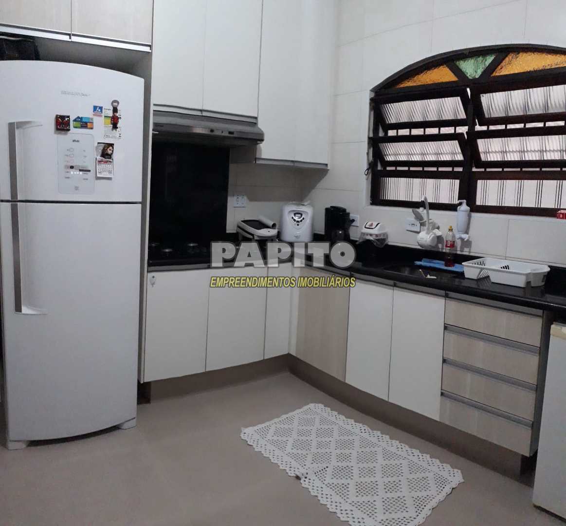 Casa à venda com 2 quartos, 200m² - Foto 11