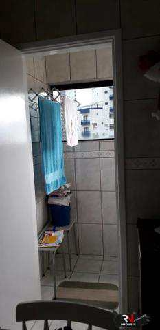 Apartamento à venda com 2 quartos, 85m² - Foto 2