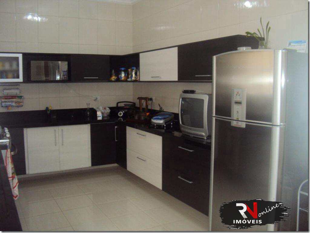 Casa à venda com 4 quartos, 200m² - Foto 11