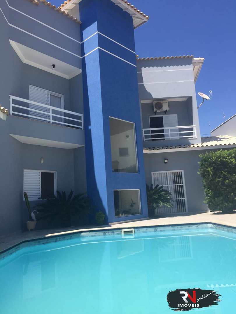 Casa à venda com 4 quartos, 200m² - Foto 1