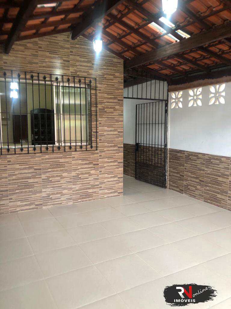 Casa à venda com 3 quartos, 150m² - Foto 1