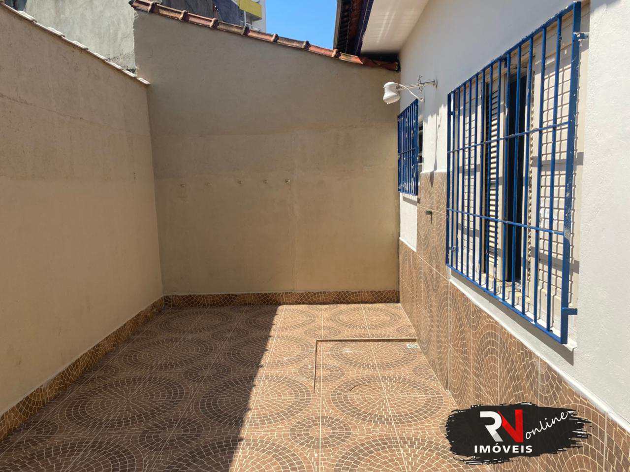 Casa à venda com 2 quartos, 80m² - Foto 4