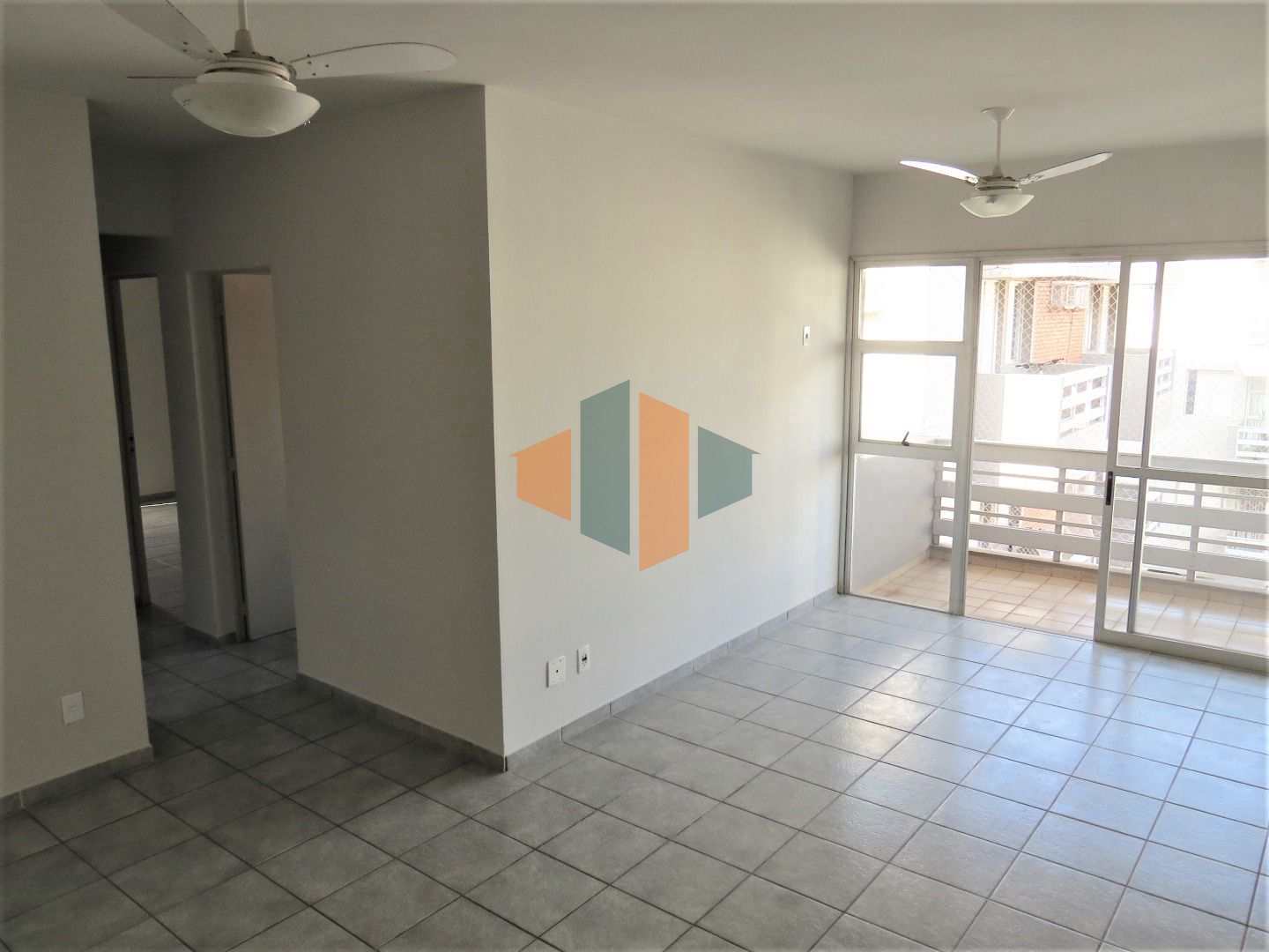 Apartamento à venda com 3 quartos, 85m² - Foto 1