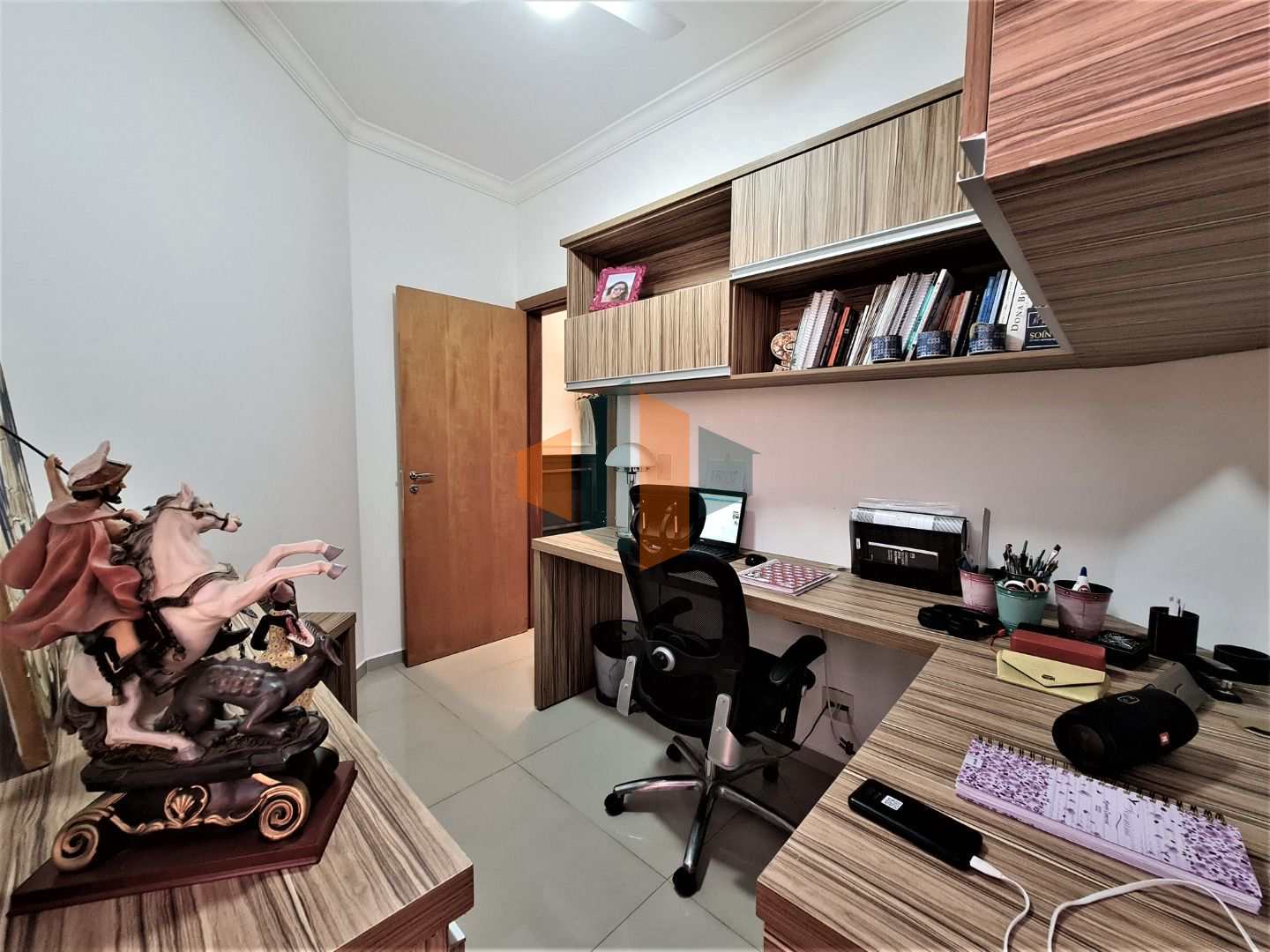 Casa de Condomínio à venda com 3 quartos, 320m² - Foto 3