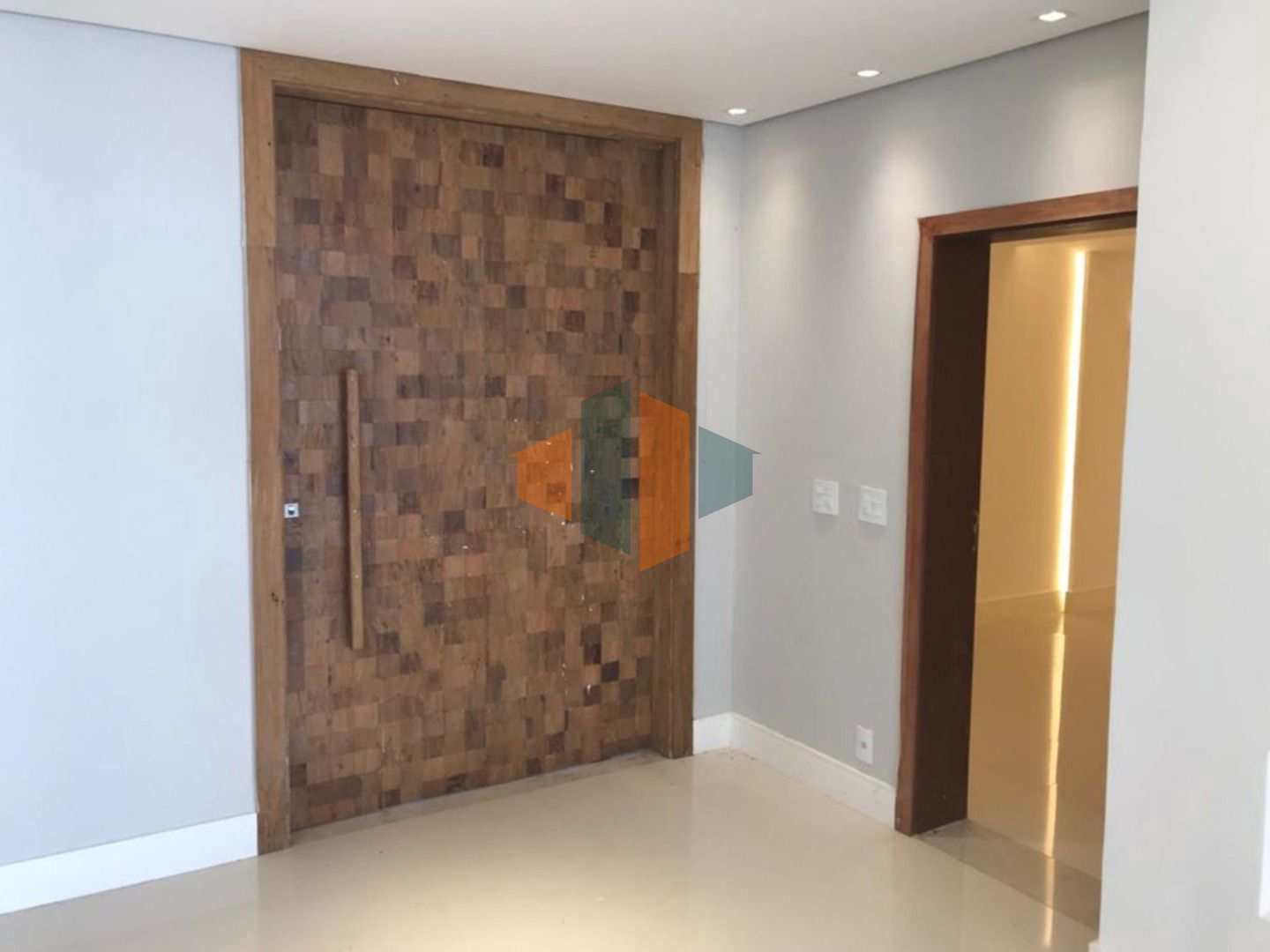 Casa à venda com 5 quartos, 750m² - Foto 2