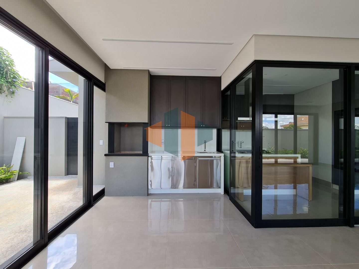 Casa de Condomínio à venda com 4 quartos, 258m² - Foto 15