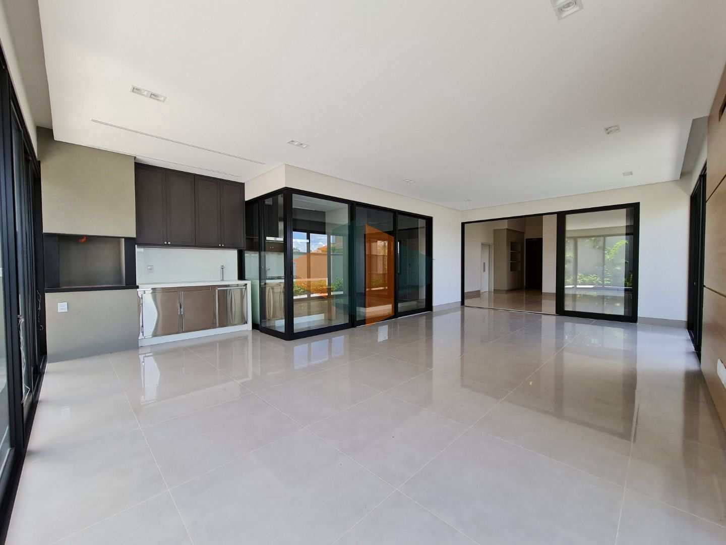 Casa de Condomínio à venda com 4 quartos, 258m² - Foto 13