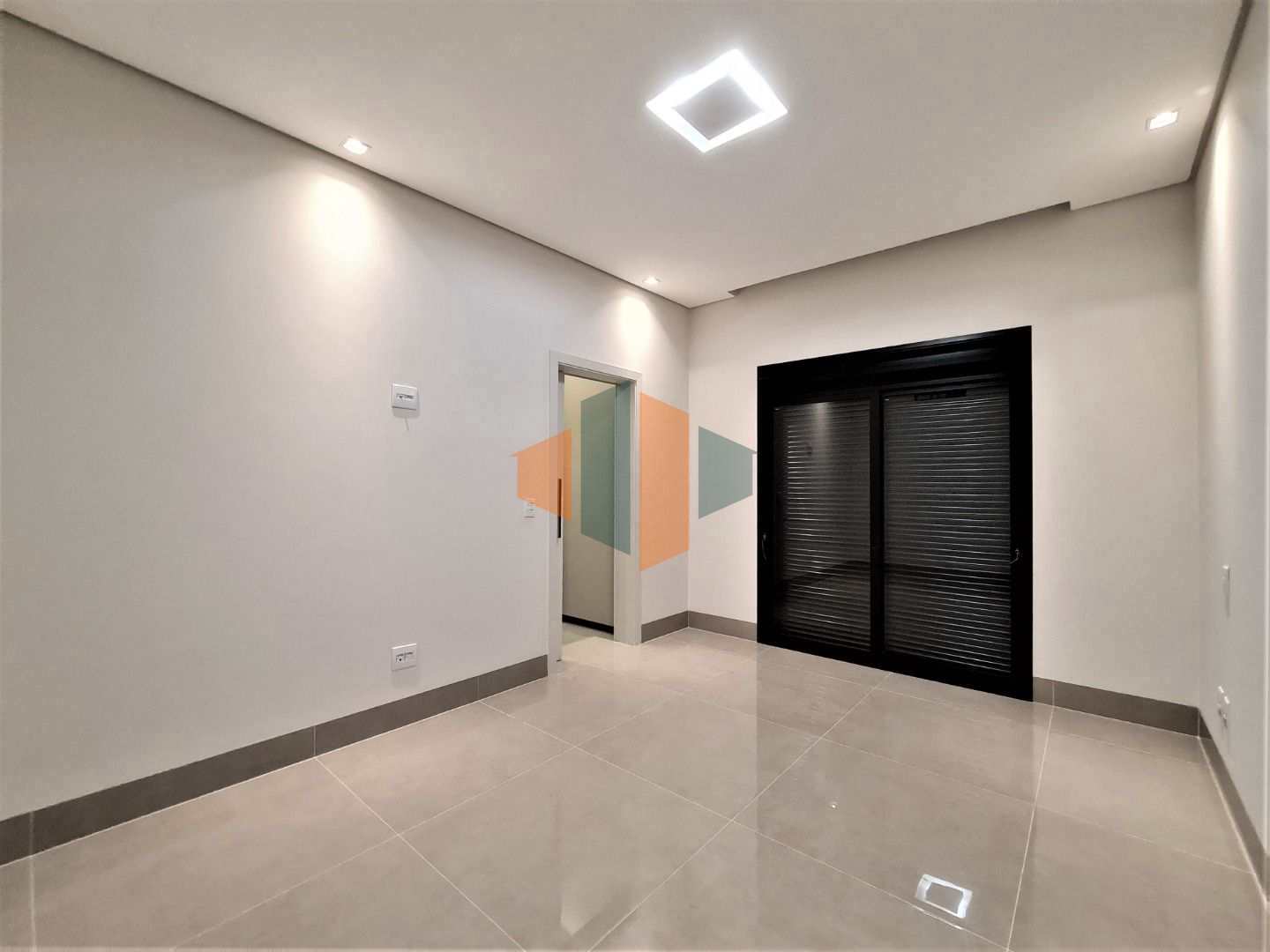 Casa de Condomínio à venda com 4 quartos, 258m² - Foto 30