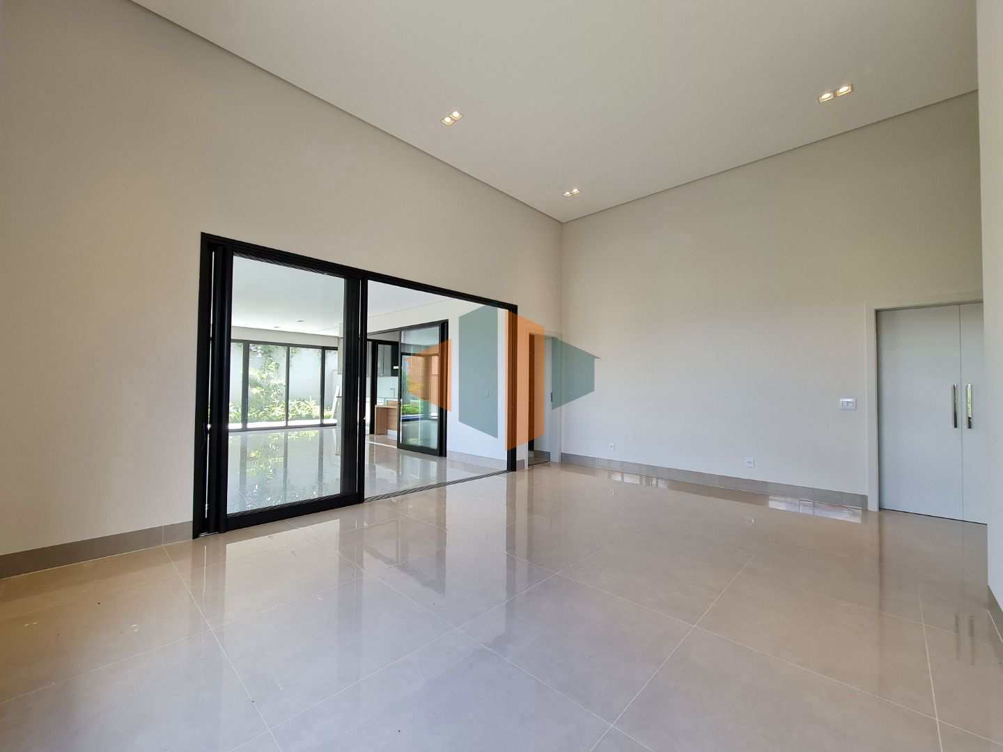 Casa de Condomínio à venda com 4 quartos, 258m² - Foto 11