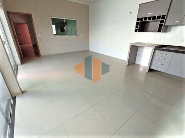 Casa à venda com 2 quartos, 200m² - Foto 3