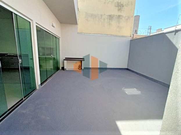 Casa à venda com 2 quartos, 200m² - Foto 12