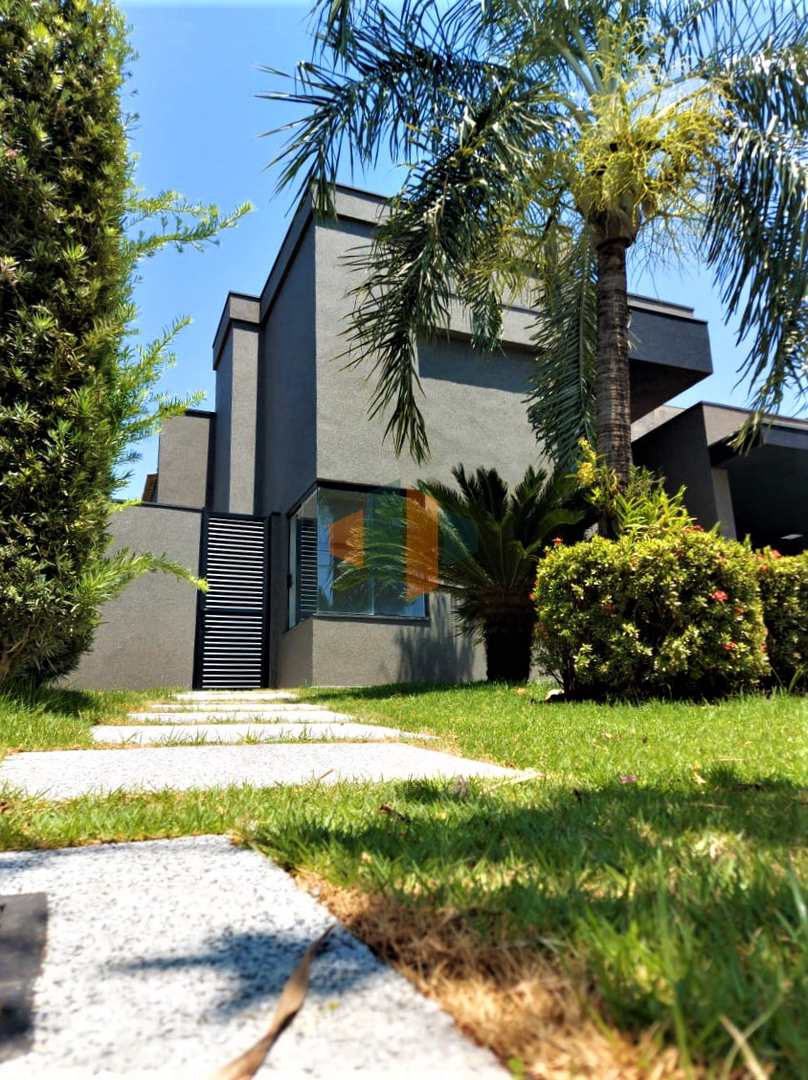 Casa de Condomínio à venda com 3 quartos, 250m² - Foto 2