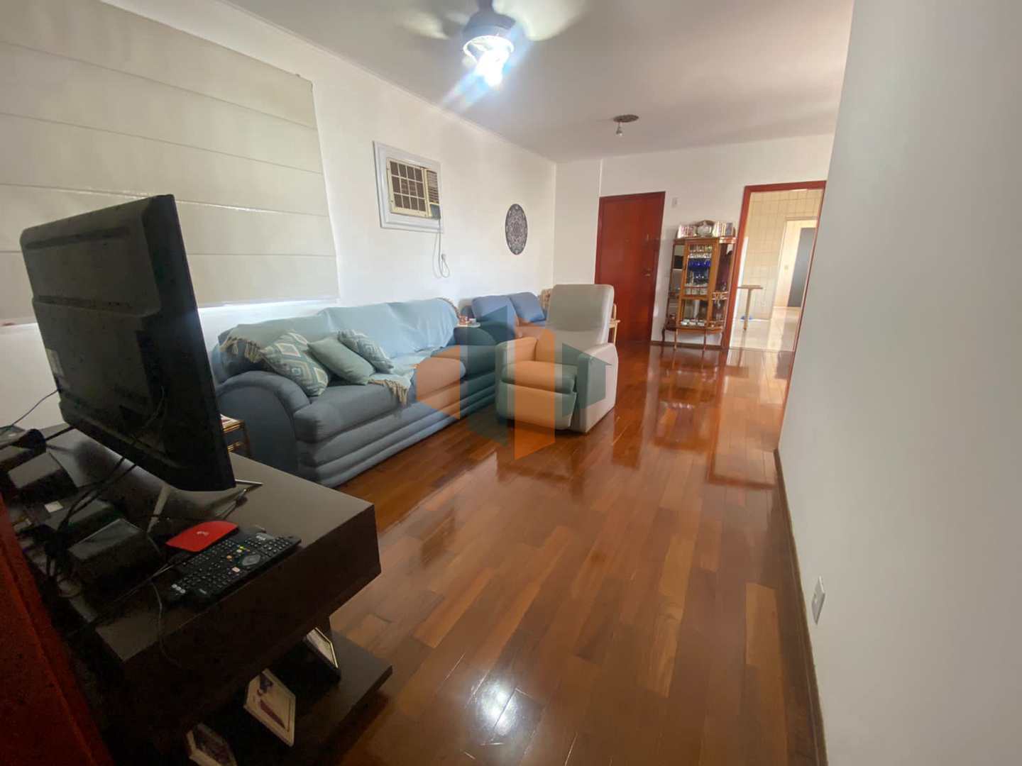 Apartamento à venda com 3 quartos, 144m² - Foto 2