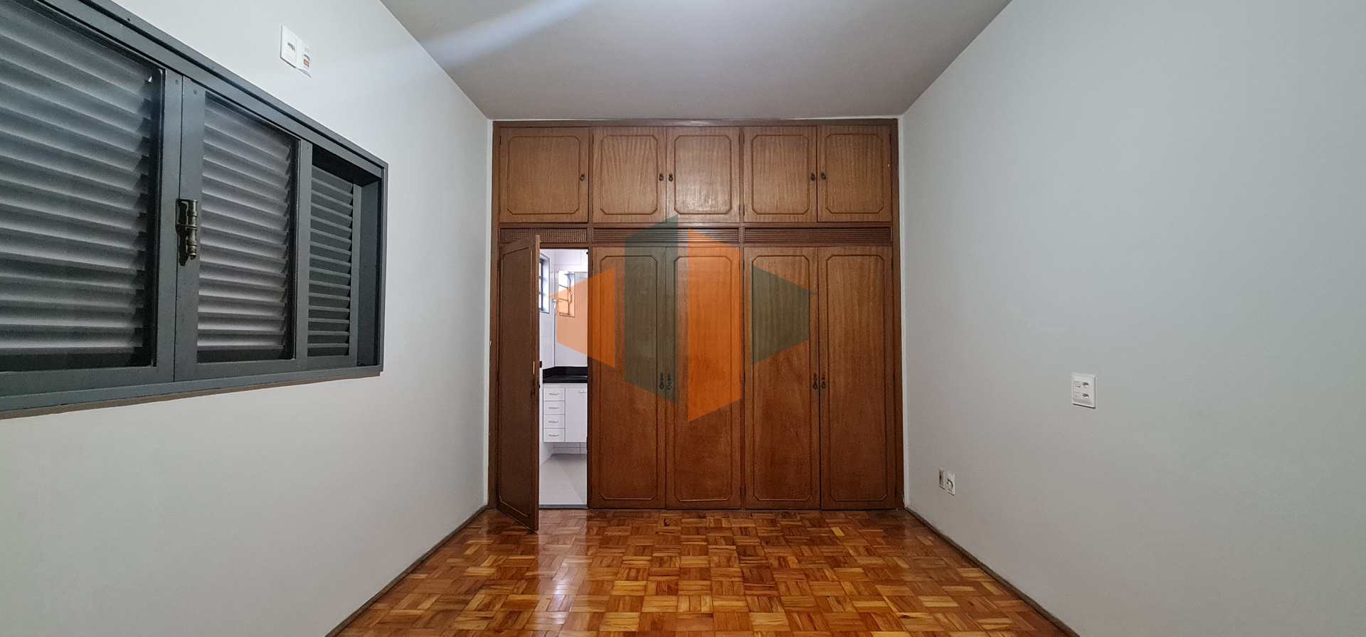 Casa à venda e aluguel com 3 quartos, 200m² - Foto 14