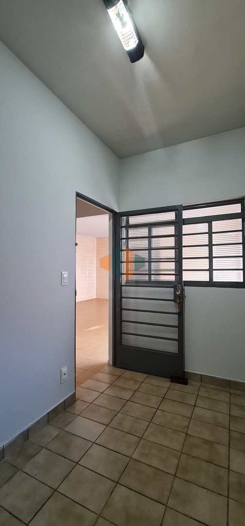 Casa à venda e aluguel com 3 quartos, 200m² - Foto 29