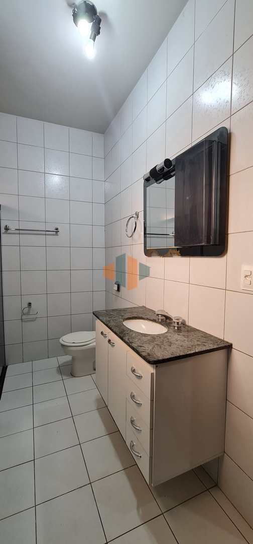 Casa à venda e aluguel com 3 quartos, 200m² - Foto 10