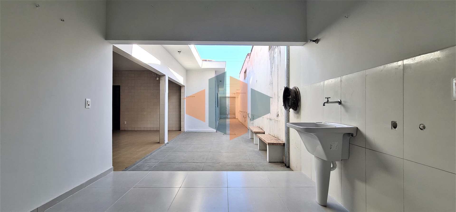 Casa à venda e aluguel com 3 quartos, 200m² - Foto 25