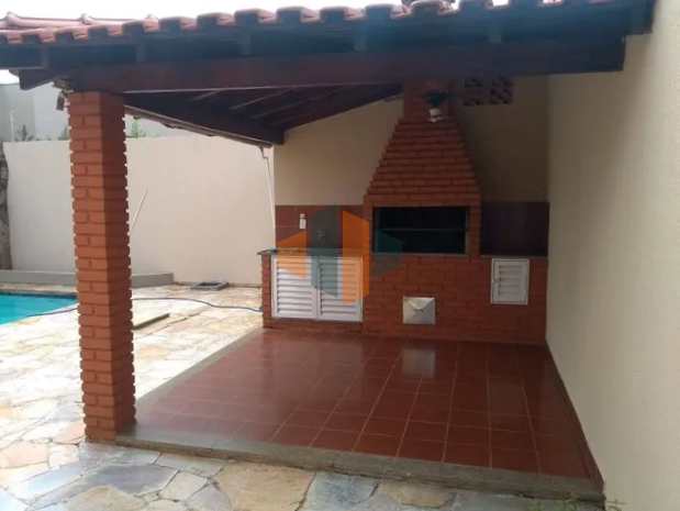 Casa para alugar com 4 quartos, 300m² - Foto 5