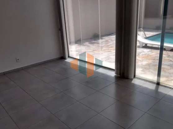 Casa para alugar com 4 quartos, 300m² - Foto 6