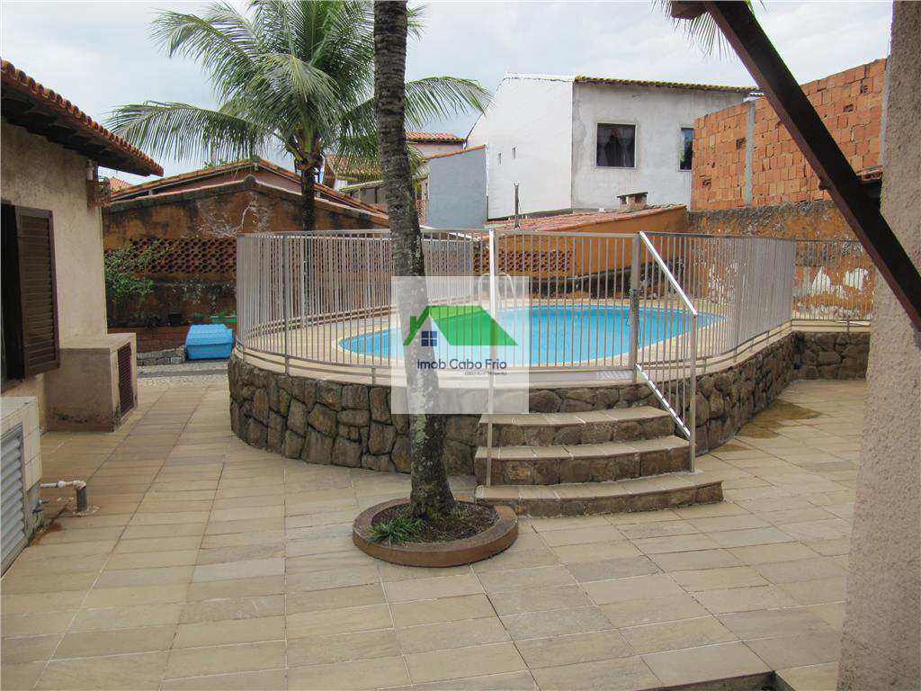 Casa com 4 dorms, Recanto das Dunas, Cabo Frio - R$ 420 mil, Cod: 90