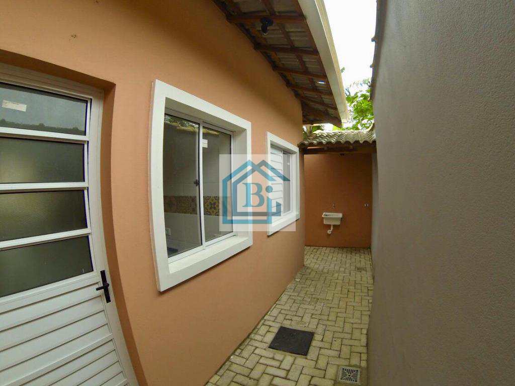 Casa à venda com 2 quartos, 55m² - Foto 9