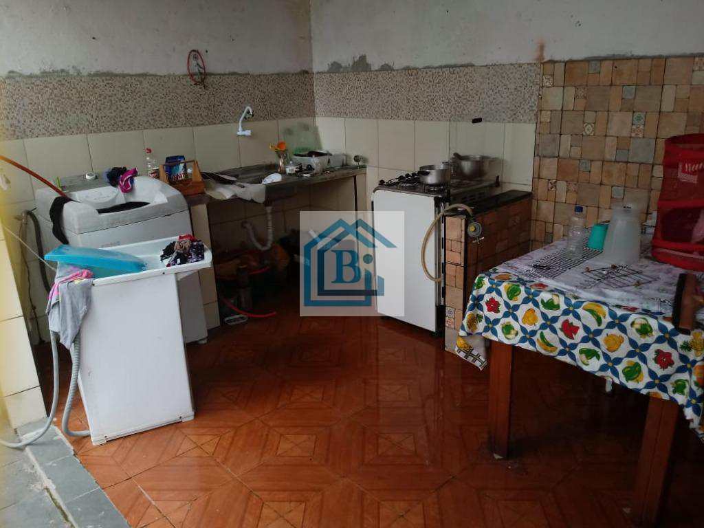 Casa à venda com 2 quartos, 60m² - Foto 3