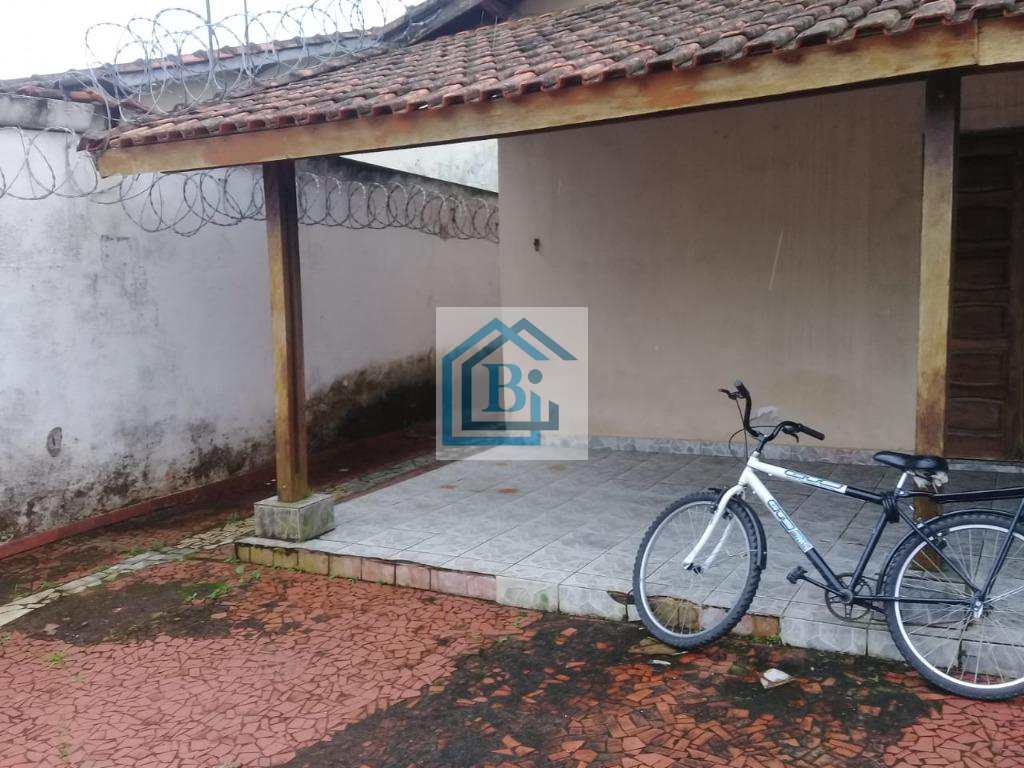 Casa à venda com 3 quartos, 75m² - Foto 2