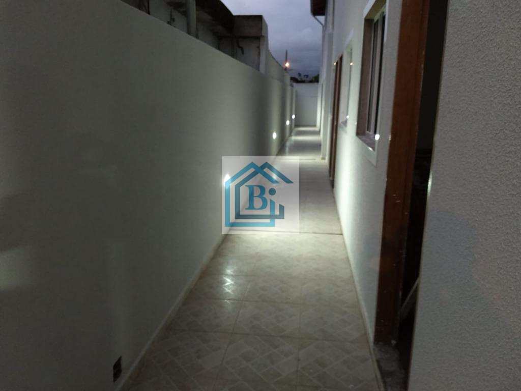 Sobrado à venda com 2 quartos, 64m² - Foto 2