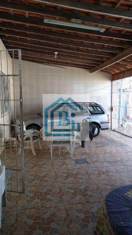 Casa para alugar com 4 quartos, 240m² - Foto 24