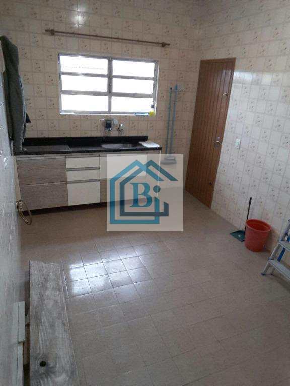 Casa à venda com 2 quartos, 80m² - Foto 11