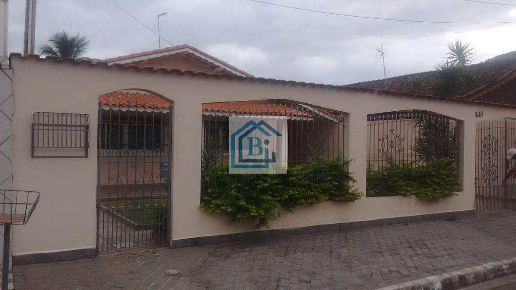 Casa à venda com 3 quartos, 147m² - Foto 1