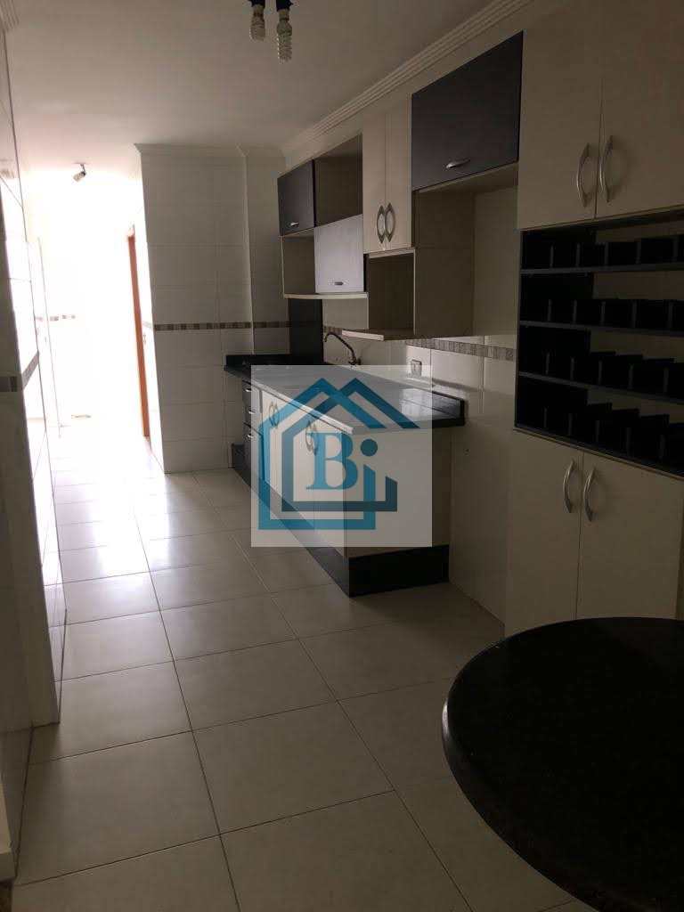 Apartamento à venda com 3 quartos, 135m² - Foto 11