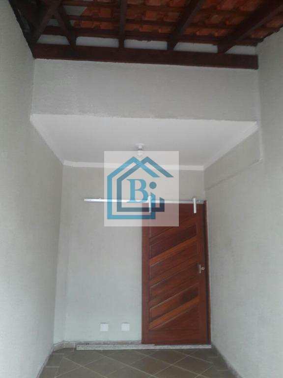 Casa à venda com 2 quartos, 90m² - Foto 2