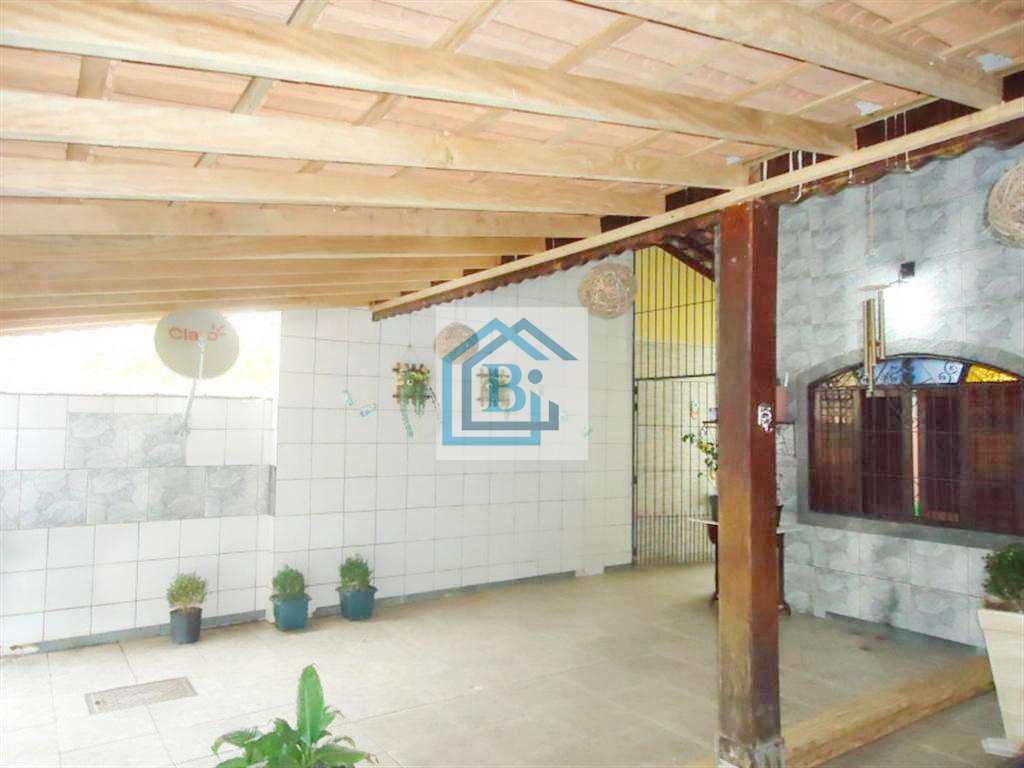 Casa à venda com 2 quartos, 120m² - Foto 2