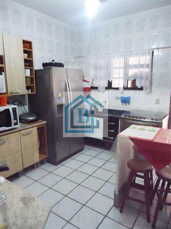 Casa à venda com 2 quartos, 120m² - Foto 17